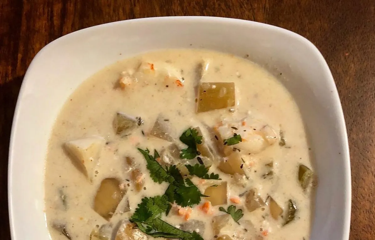 Slow Cooker Seafood Chowder